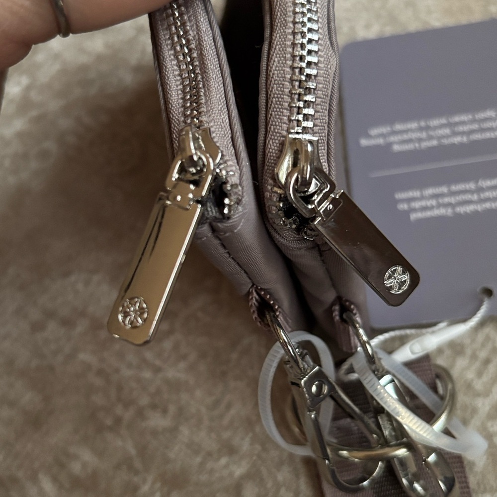 Brand New GAIAM Essentials Duo Wristlet w/ 2 Small Gray Zippered Coin Purses - Picture 9 of 15